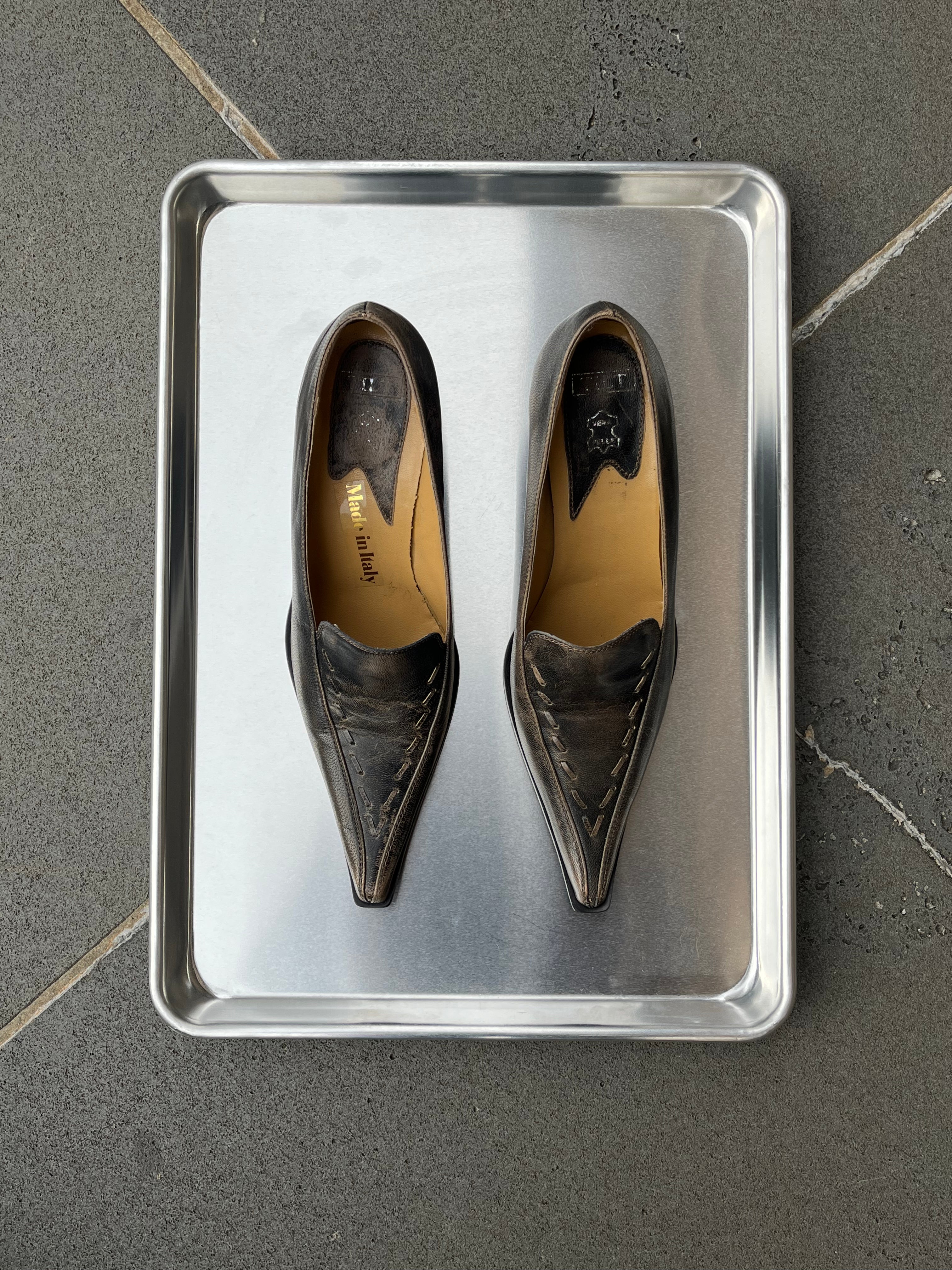 VINTAGE HEELS